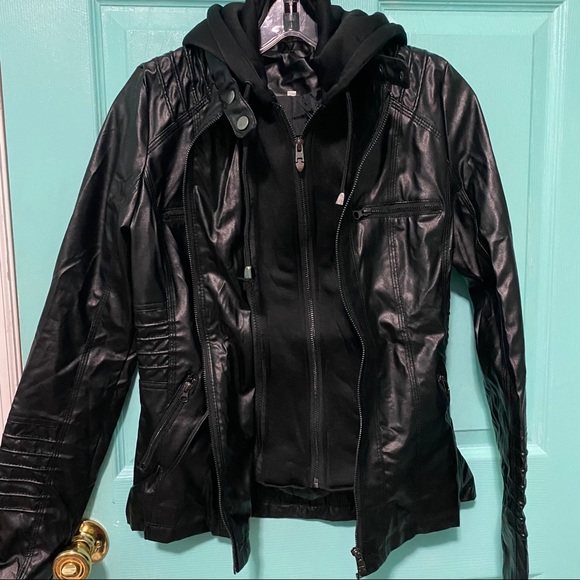 SHEIN’s Women’s leather motorcycle black jacket - Picture 11 of 13